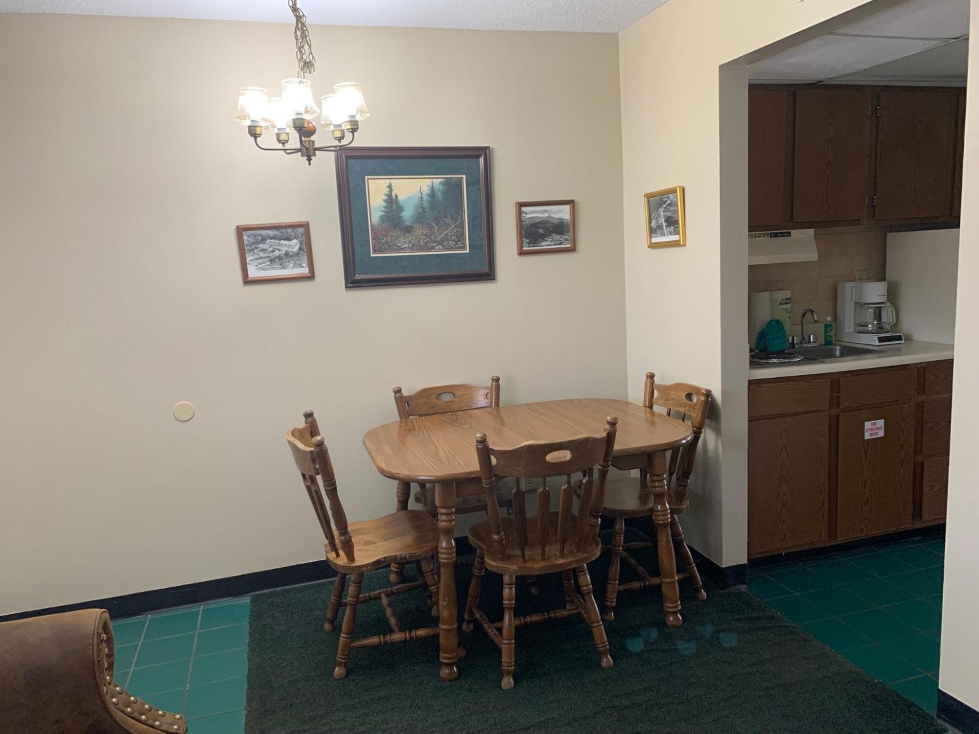 Oak Square Rentals Gatlinburg Room photo